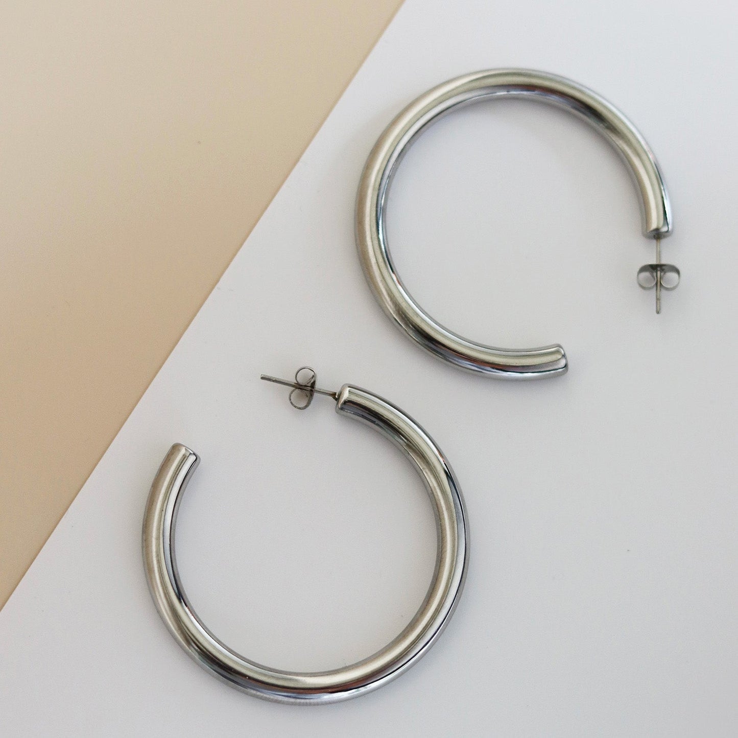 Gold Hoop Earrings – Classic Shiny Statement Jewelry