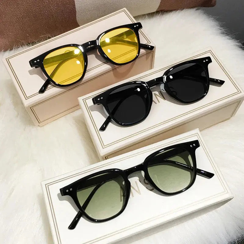 Unisex Polarized Sunglasses – UV400 Protection, Scratch-Resistant Lenses, Lightweight & Trendy Designs