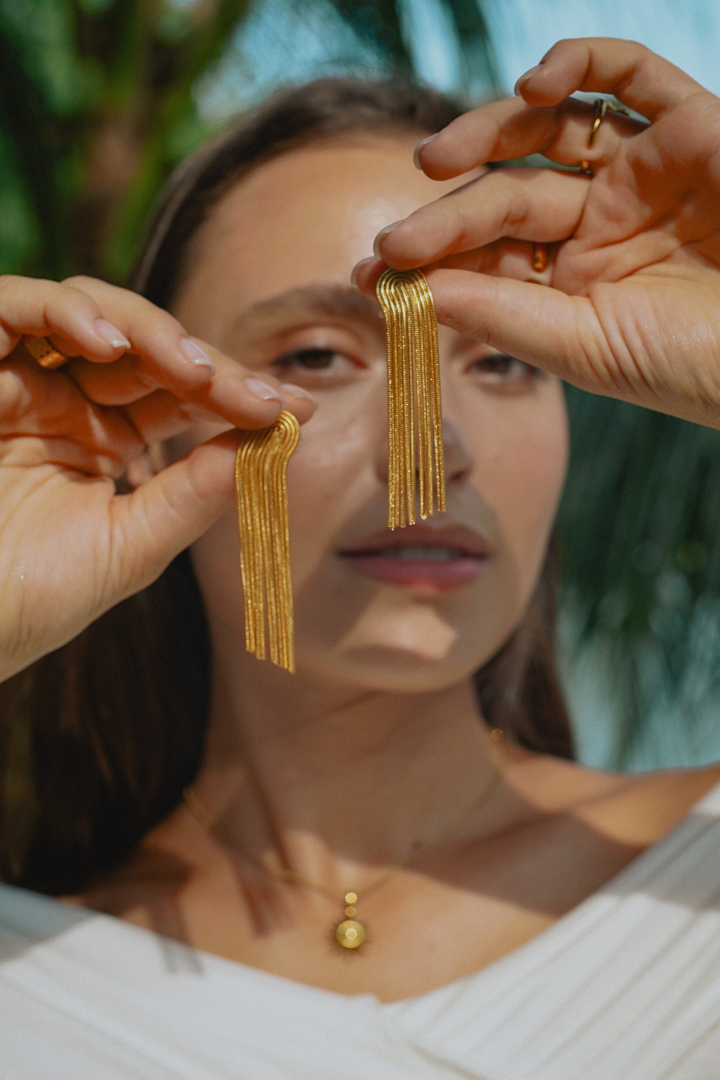 Long Gold-Coloured Tassel Earrings – Lightweight Statement Jewelry for Women – Elegant Dangle Earrings for Special Occasions
