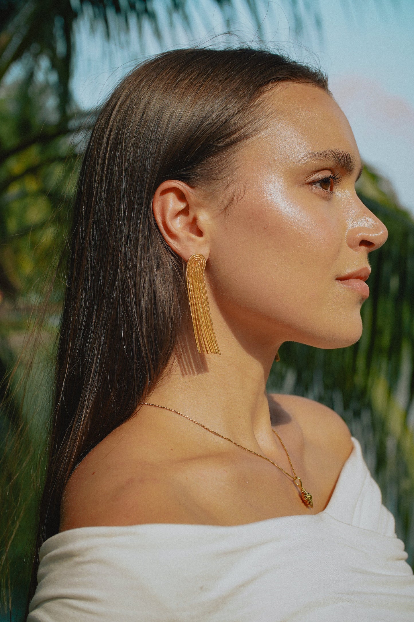 Long Gold-Coloured Tassel Earrings – Lightweight Statement Jewelry for Women – Elegant Dangle Earrings for Special Occasions