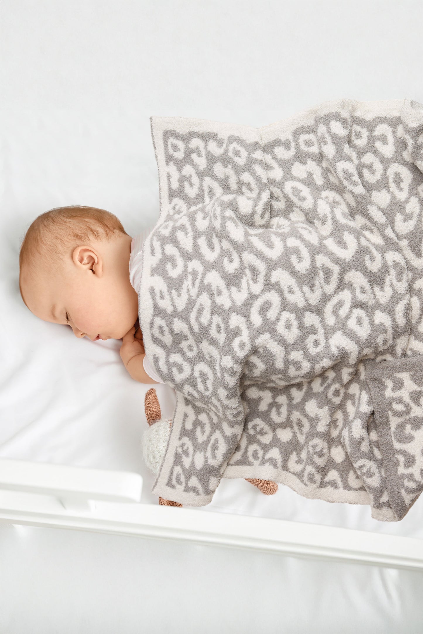 Soft Leopard Print Kids Fleece Blanket – Cozy Microfiber Throw for Nursery & Play
