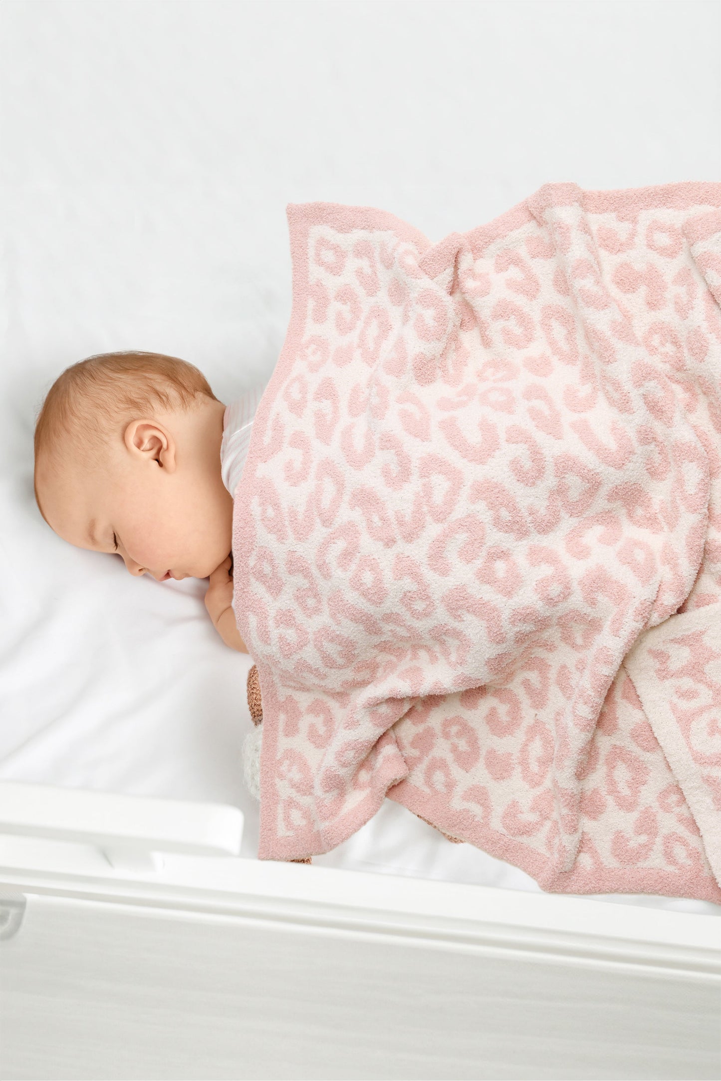 Soft Leopard Print Kids Fleece Blanket – Cozy Microfiber Throw for Nursery & Play