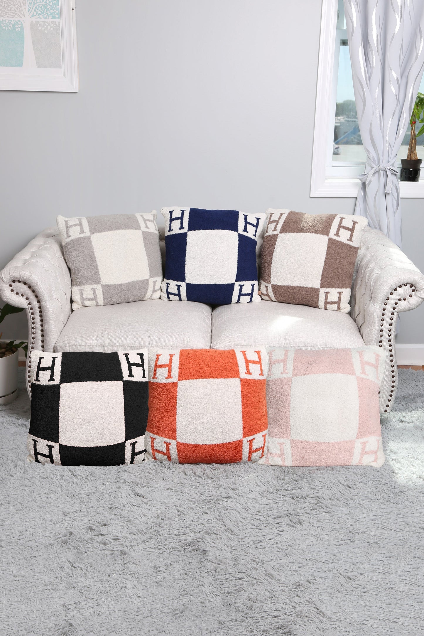Luxurious Monogram Pillow Cover “H” – Elegant Decorative Cushion Case for Home Decor