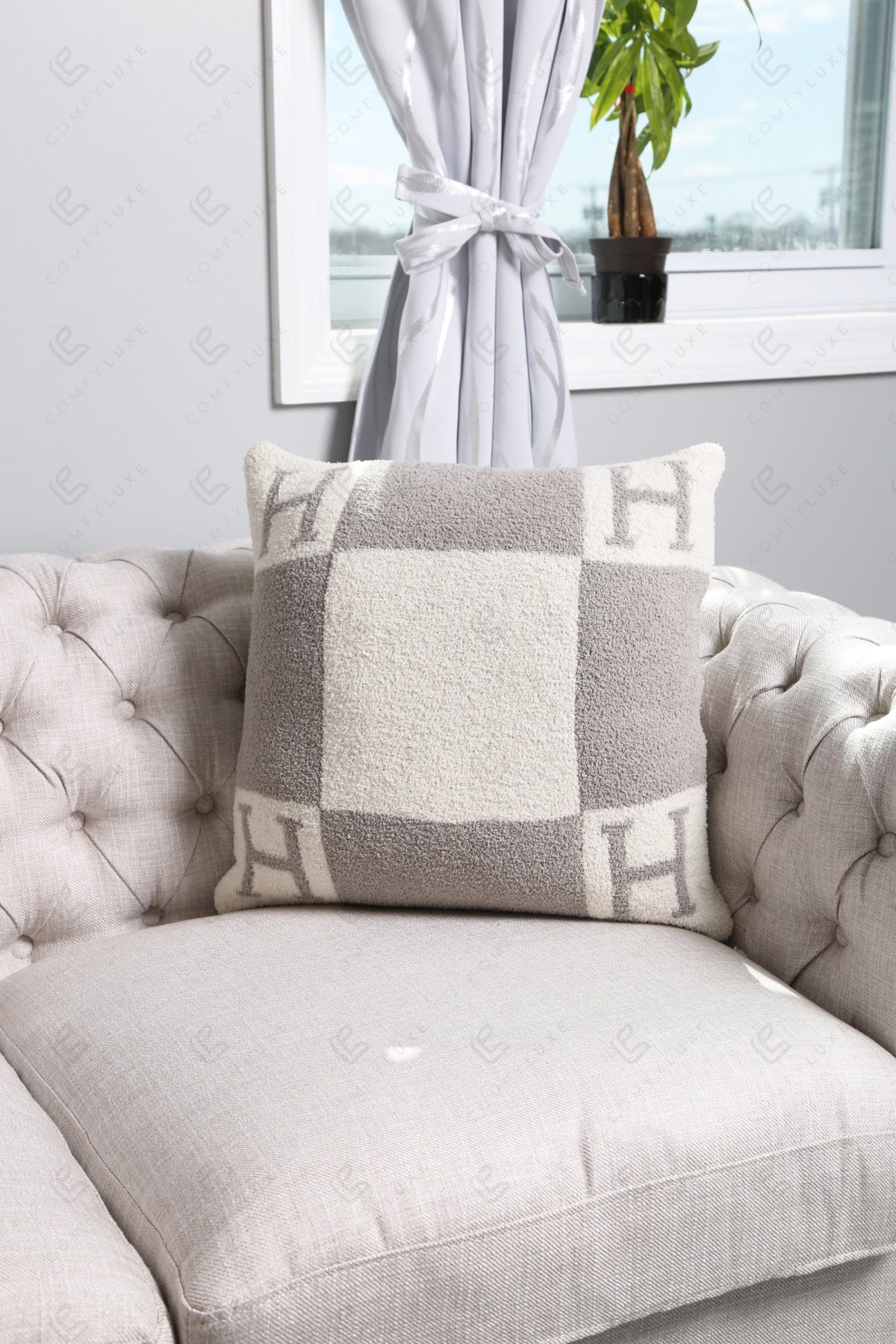 Luxurious Monogram Pillow Cover “H” – Elegant Decorative Cushion Case for Home Decor