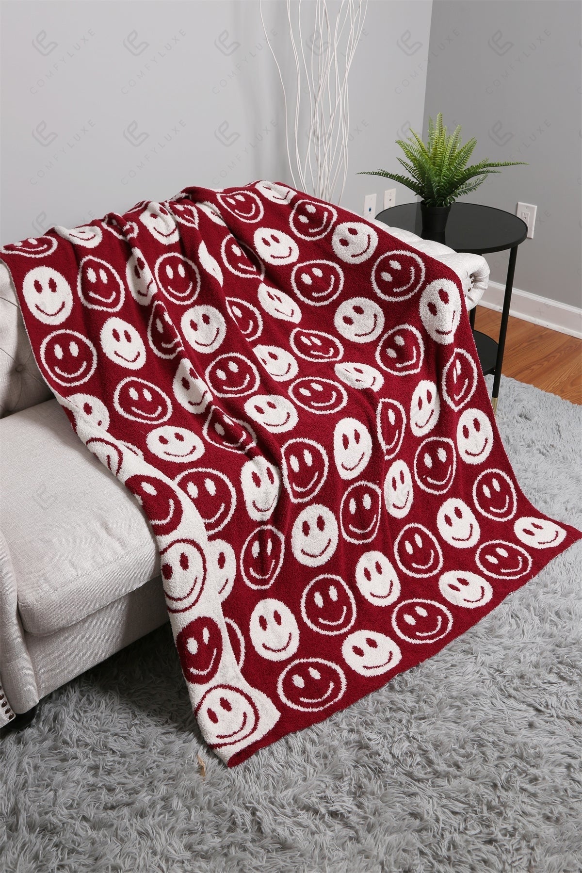 Mini Happy Face Luxe Fleece Throw Blanket – Ultra-Soft Polyester Microfiber, 130×150 cm, Cozy & Stylish Home Décor
