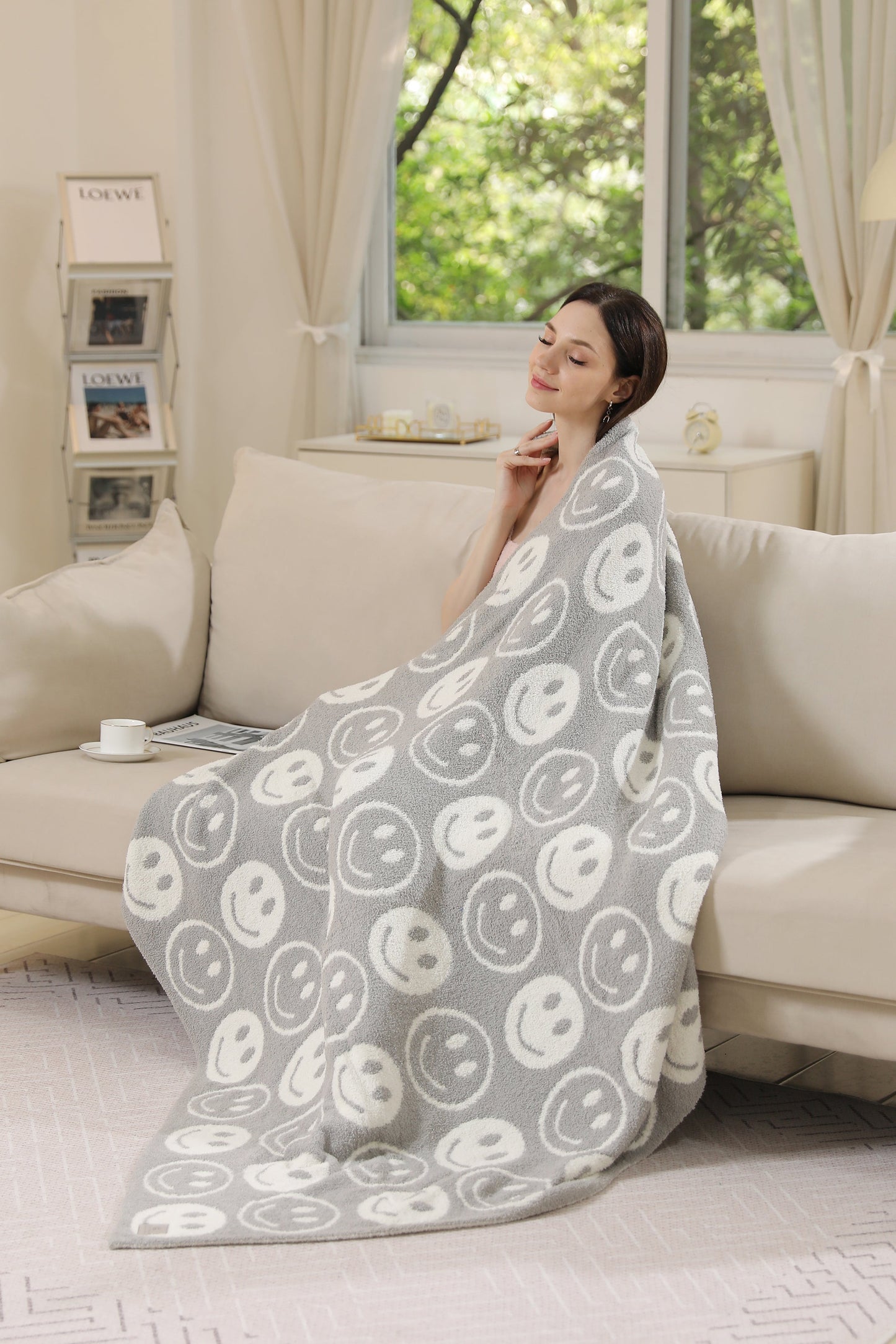 Mini Happy Face Luxe Fleece Throw Blanket – Ultra-Soft Polyester Microfiber, 130×150 cm, Cozy & Stylish Home Décor