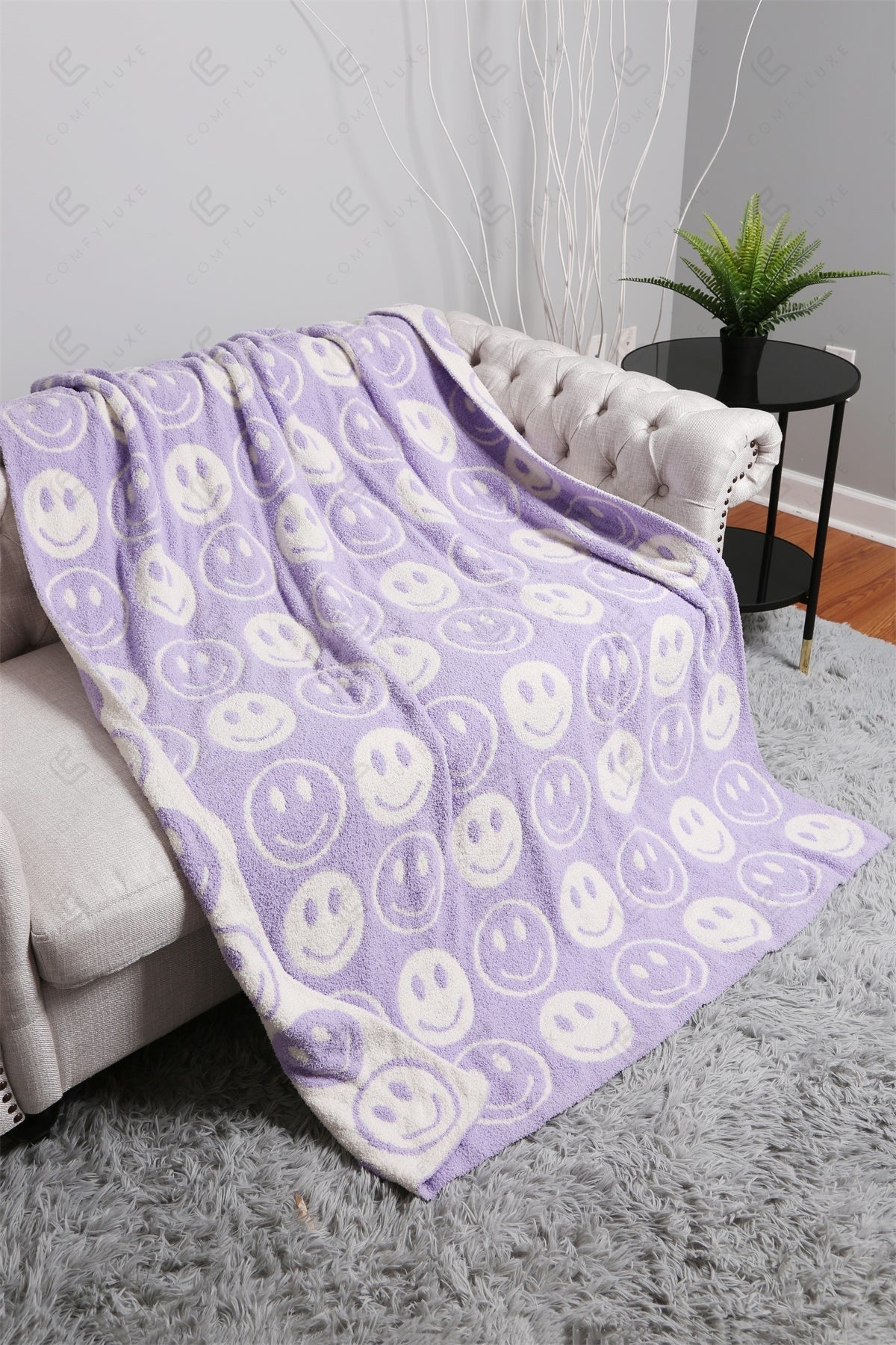 Mini Happy Face Luxe Fleece Throw Blanket – Ultra-Soft Polyester Microfiber, 130×150 cm, Cozy & Stylish Home Décor