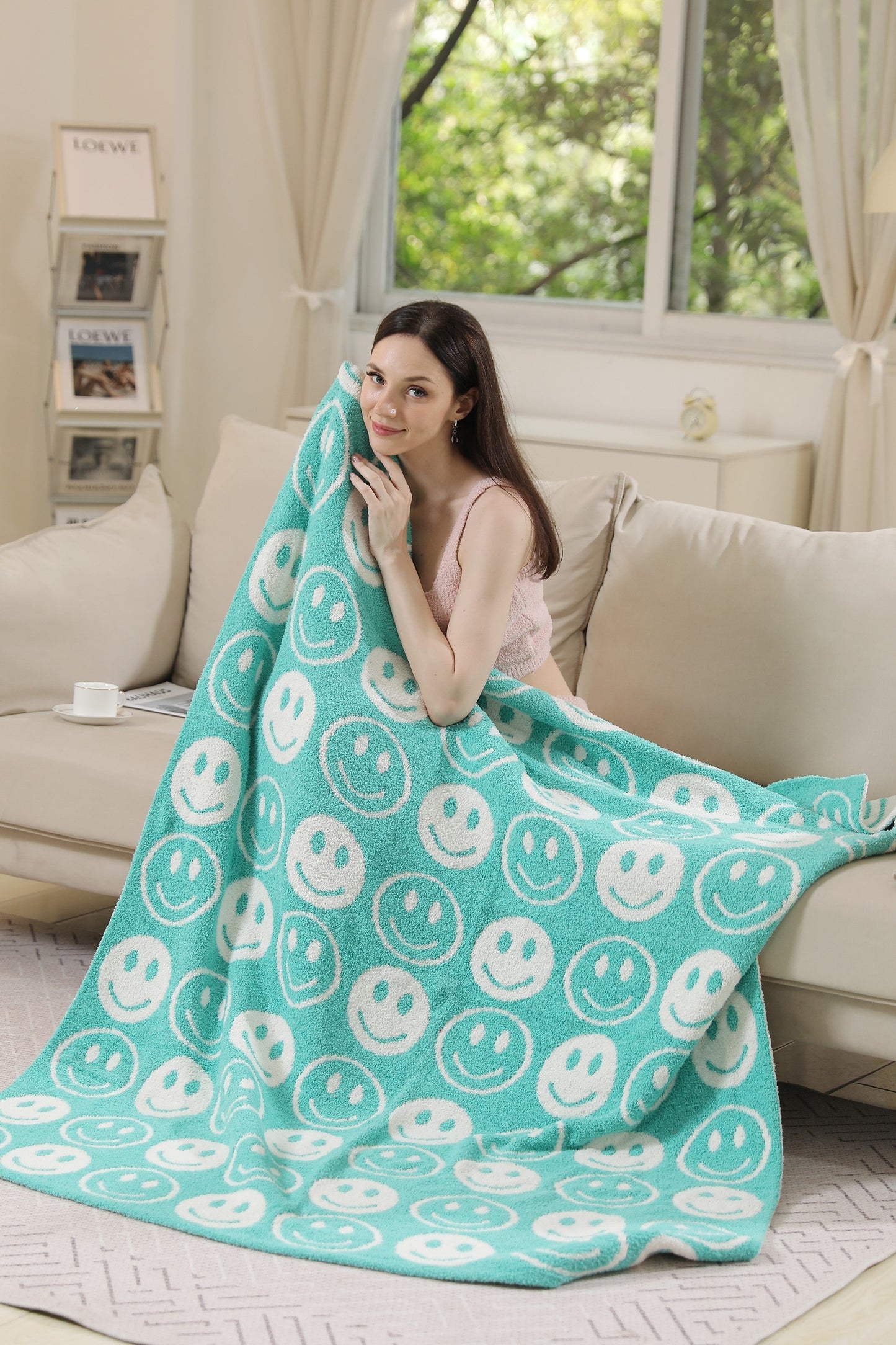 Mini Happy Face Luxe Fleece Throw Blanket – Ultra-Soft Polyester Microfiber, 130×150 cm, Cozy & Stylish Home Décor