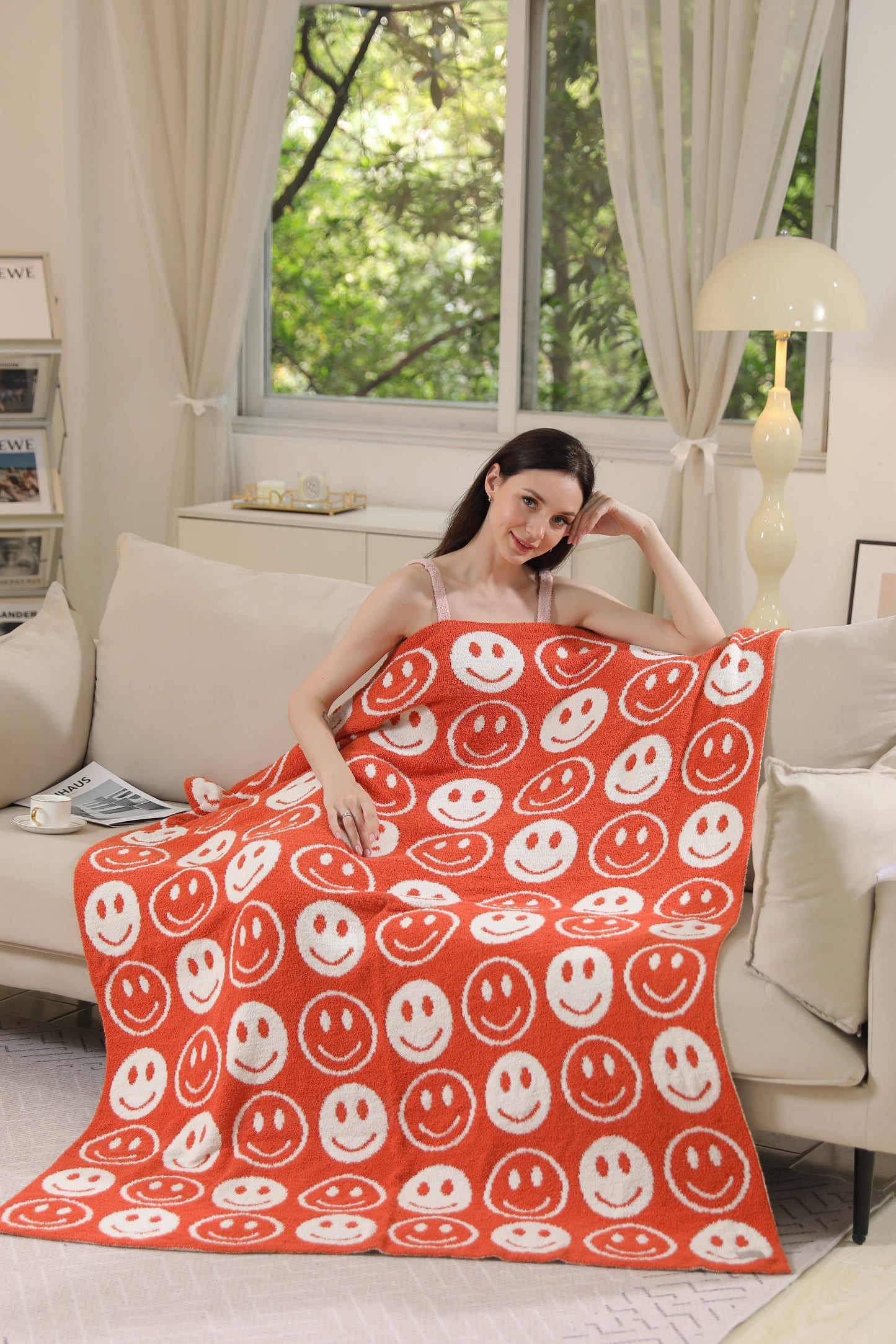 Mini Happy Face Luxe Fleece Throw Blanket – Ultra-Soft Polyester Microfiber, 130×150 cm, Cozy & Stylish Home Décor