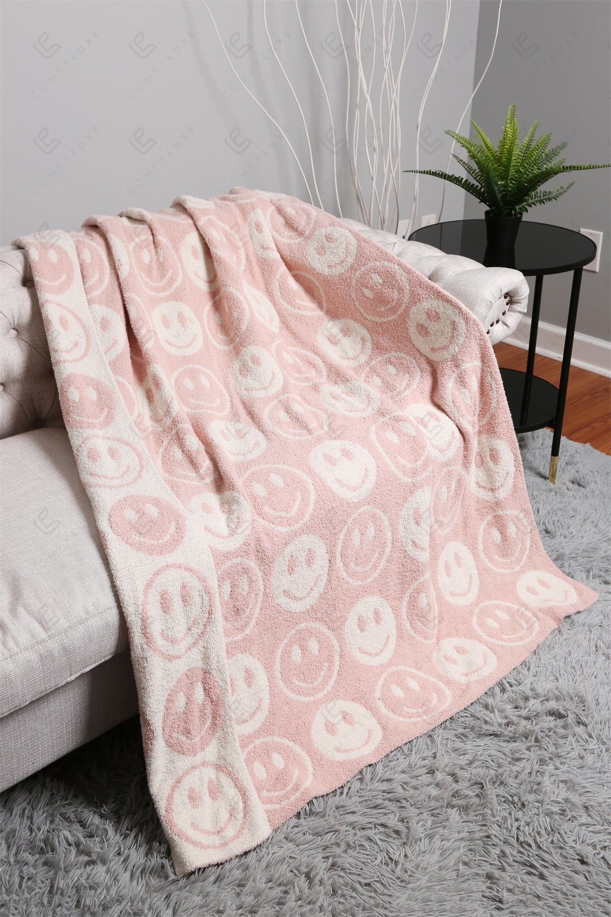 Mini Happy Face Luxe Fleece Throw Blanket – Ultra-Soft Polyester Microfiber, 130×150 cm, Cozy & Stylish Home Décor