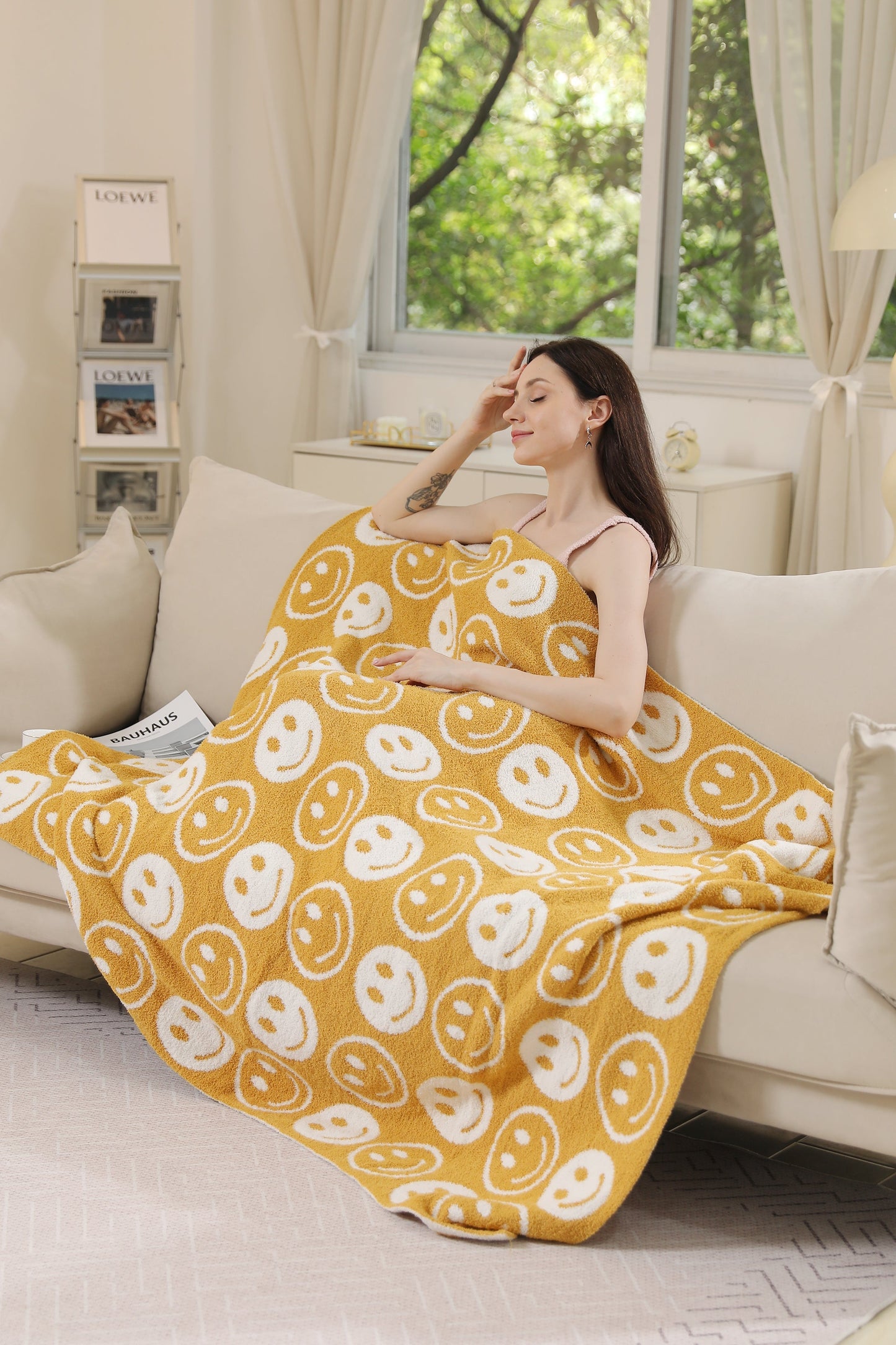 Mini Happy Face Luxe Fleece Throw Blanket – Ultra-Soft Polyester Microfiber, 130×150 cm, Cozy & Stylish Home Décor
