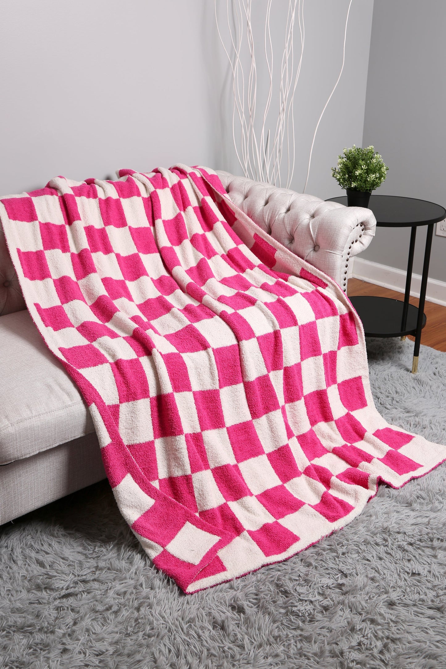 Luxurious Checkered Fleece Throw Blanket – Soft Plaid Microfiber, Machine Washable