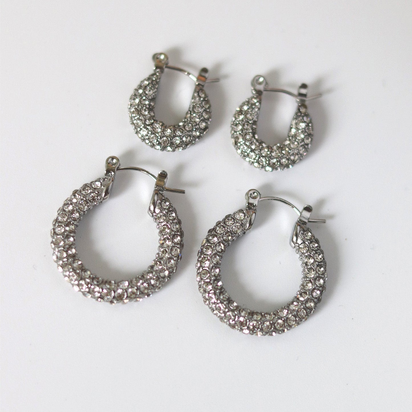 Gold Crystal Hoop Earrings – Luxury Sparkling Strass Hoops in Two Sizes for Women