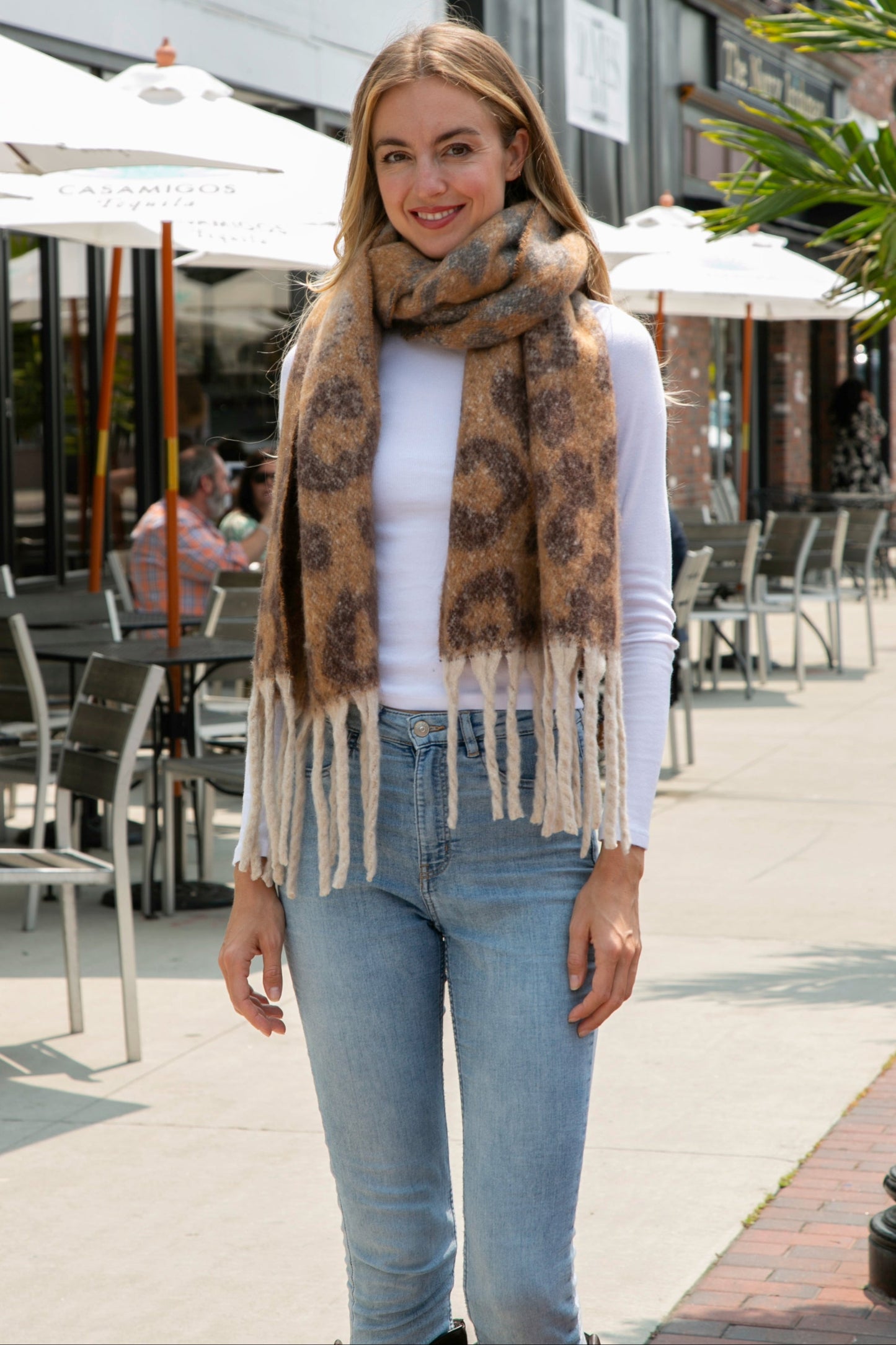 Leopard Print Scarf with Ombre Gradient & Fringed Tassels – Oversized Acrylic Shawl for Women