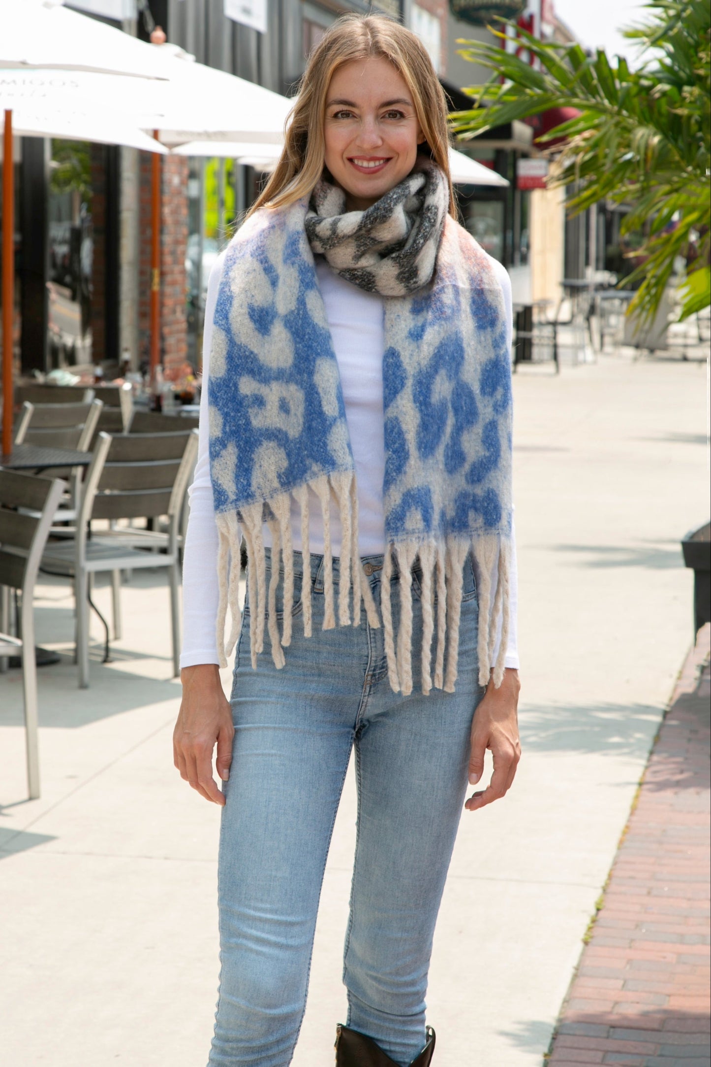 Leopard Print Scarf with Ombre Gradient & Fringed Tassels – Oversized Acrylic Shawl for Women