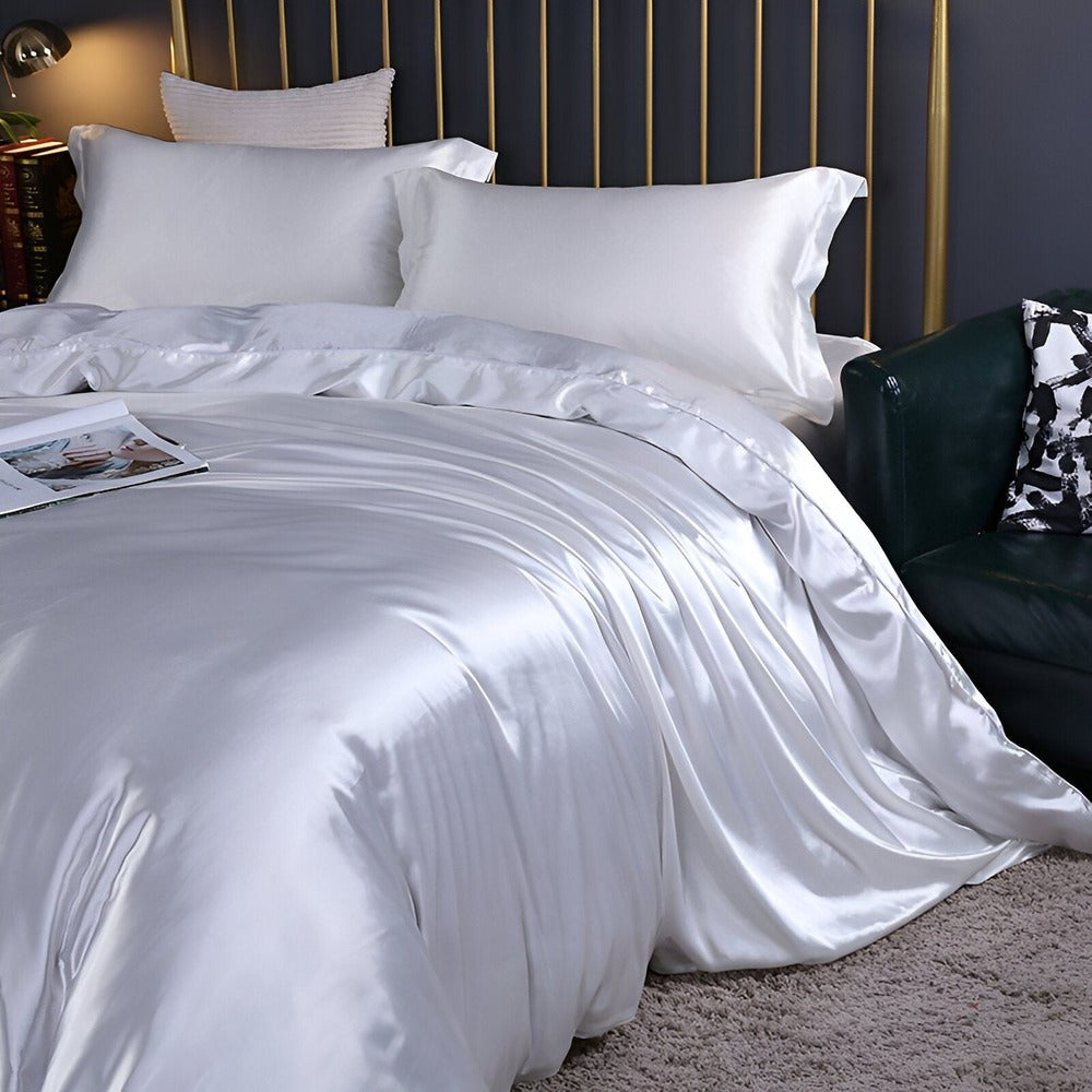 Premium Mulberry Silk Bedding Set – 100% Natural Mulberry Silk Duvet Cover with 2 Pillowcases – Hypoallergenic, Breathable, Temperature-Regulating, and Skin-Friendly