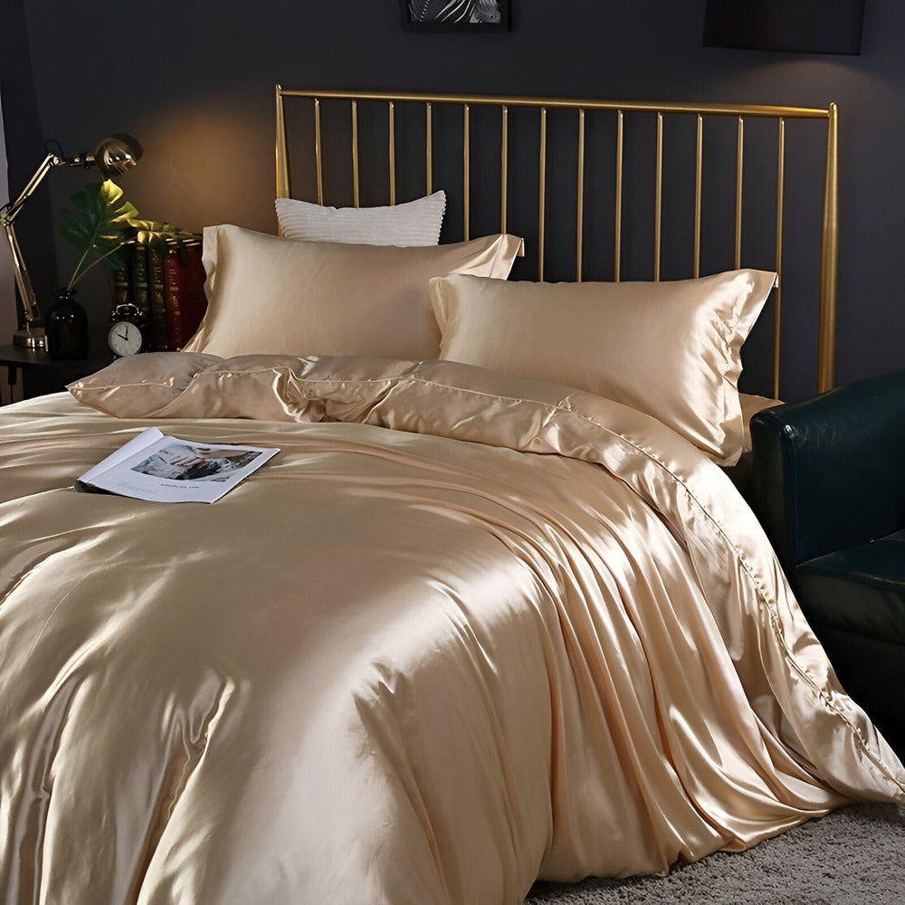 Premium Mulberry Silk Bedding Set – 100% Natural Mulberry Silk Duvet Cover with 2 Pillowcases – Hypoallergenic, Breathable, Temperature-Regulating, and Skin-Friendly