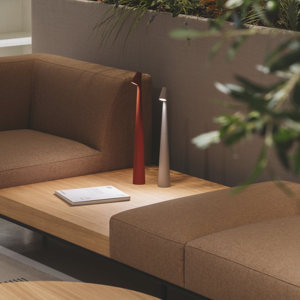 Modern LED Candle-Style Table Lamp – Dimmable & Wireless | Elegant Ambient Lighting