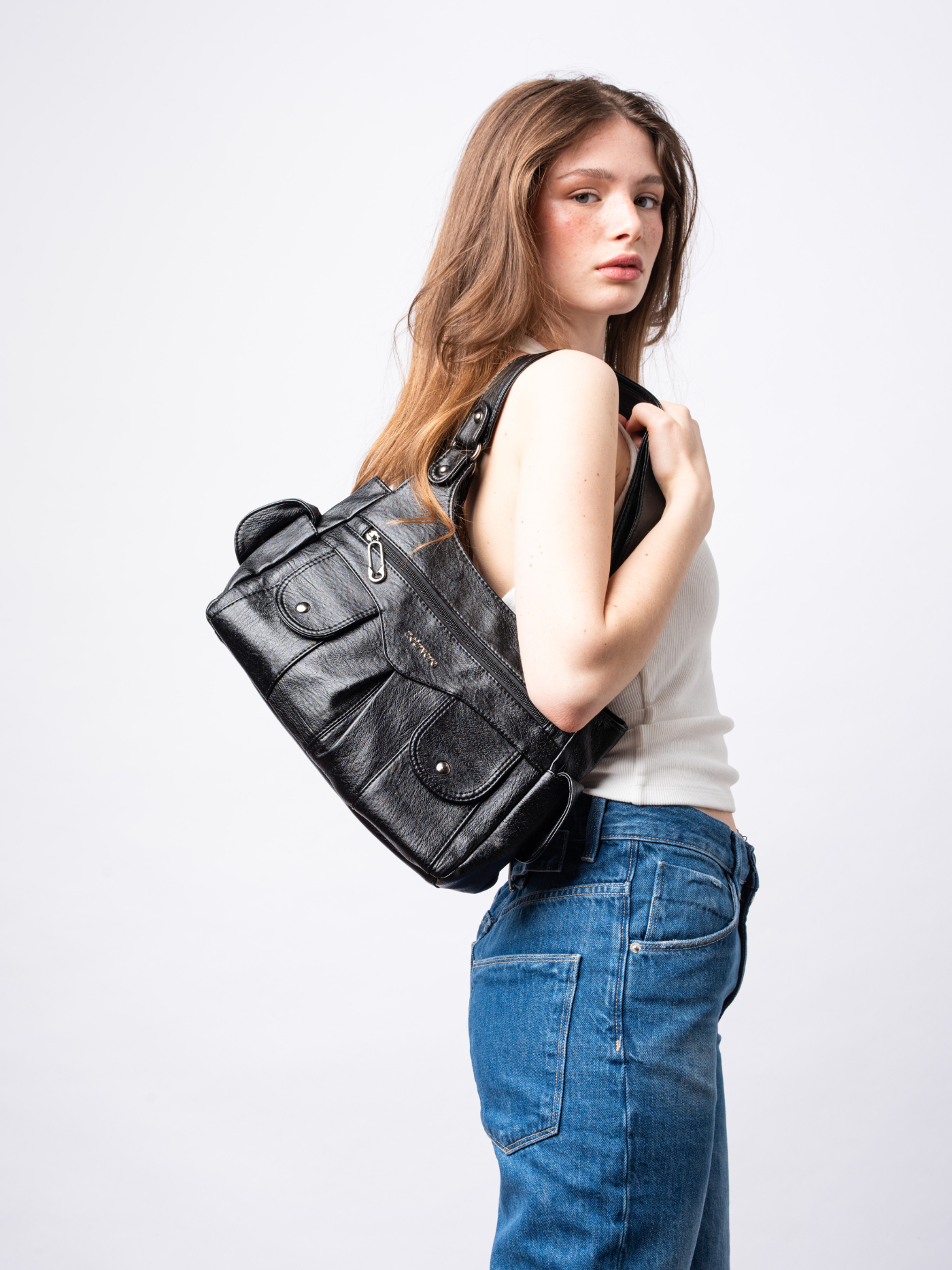 Vegan Leather Shoulder Bag with Multiple Pockets – Practical & Stylish