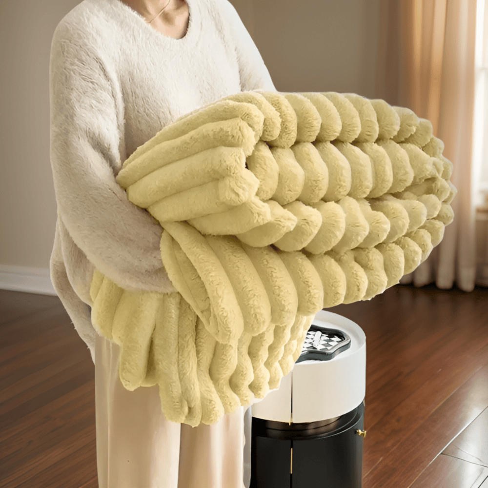 Ultra Soft Cozy Fleece Blanket – Warm Throw for Sofa, Bed & Living Room