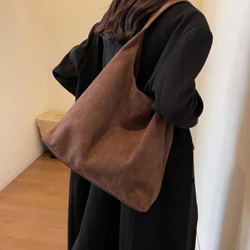 Elegant Women's Shoulder Bag – Spacious, Stylish & Comfortable Handbag for Daily Use