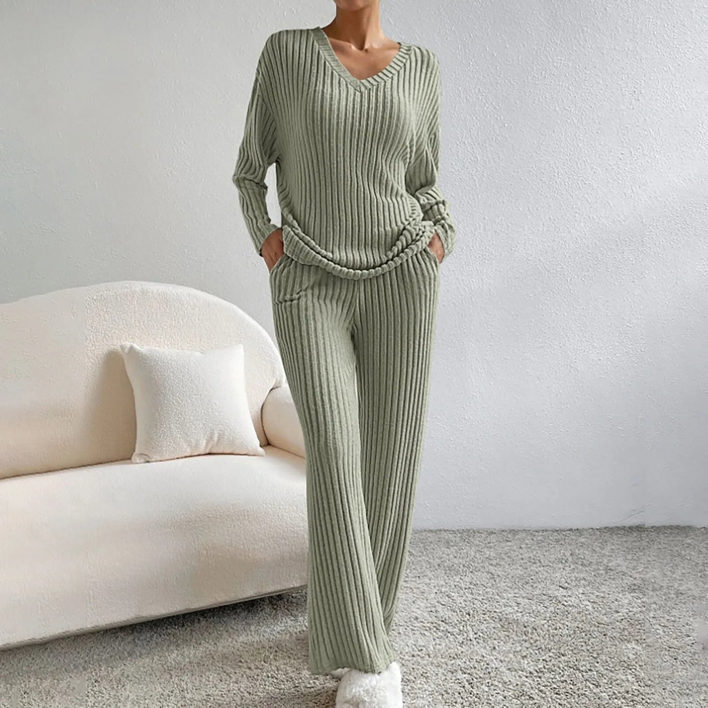 Women's Cozy Two-Piece Winter Loungewear Set – Soft Knit Sweater & Jogger Pants for Ultimate Comfort