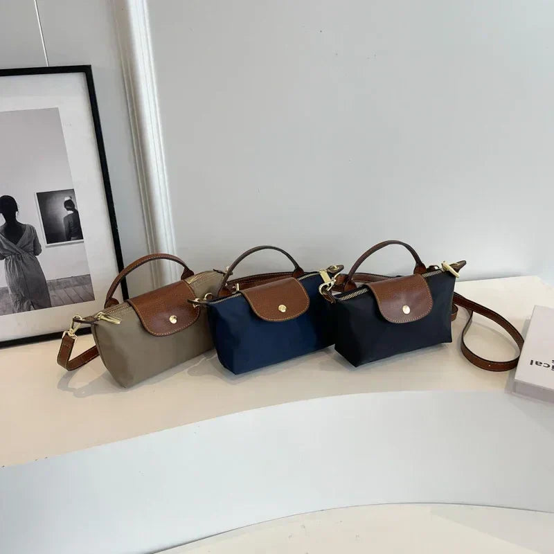 Stylish Women's Shoulder Bag – Compact, Practical, and Water-Resistant