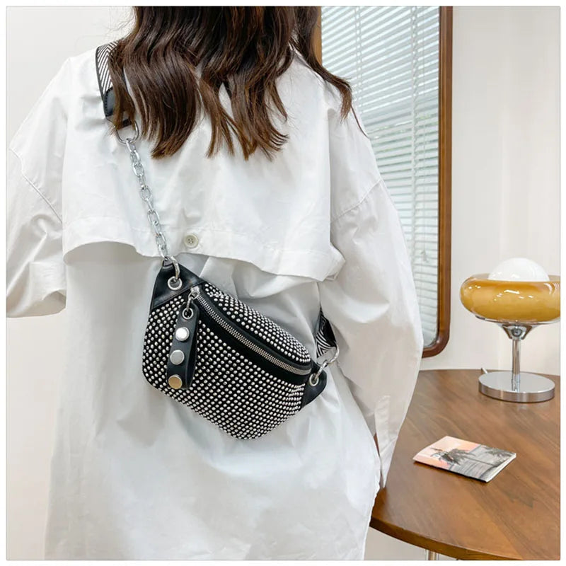 Black Rhinestone Crossbody Festival Bag with Chain Strap – Glamorous Street Style Clutch for Parties and Nights Out