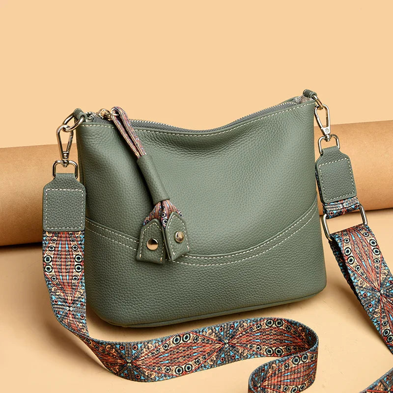 Black Crossbody Bag for Women – Adjustable Wide Strap Shoulder Bag with Multiple Pockets