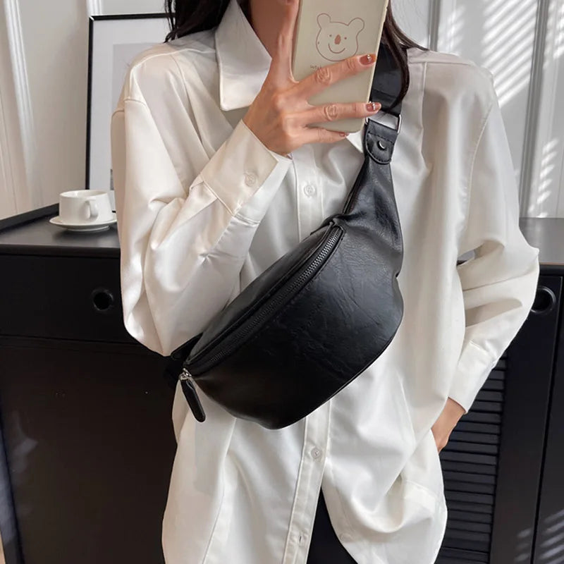 Black Leather Fanny Pack – Minimalist Belt Bag with Zipper – Versatile Crossbody & Waist Bag for Daily Use