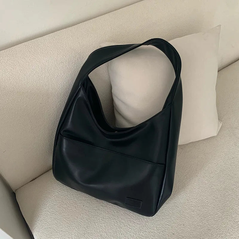 Minimalist Shoulder Bag – Spacious, Timeless & Perfect for Everyday Use