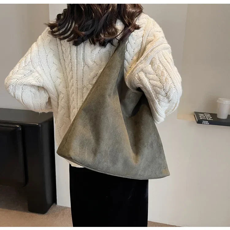 Elegant Women's Shoulder Bag – Spacious, Stylish & Comfortable Handbag for Daily Use