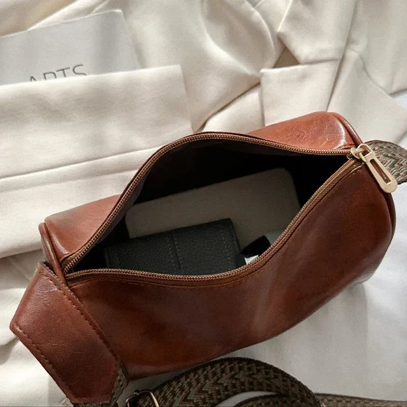 Stylish Leather Shoulder Bag with Braided Strap – Durable, Comfortable, and Spacious
