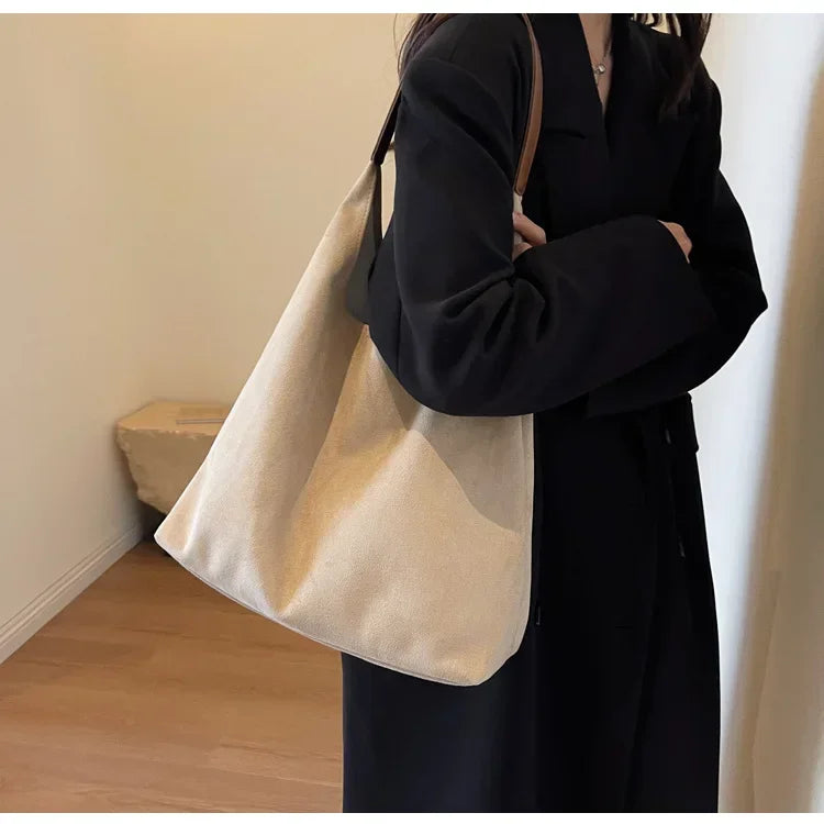 Elegant Women's Shoulder Bag – Spacious, Stylish & Comfortable Handbag for Daily Use