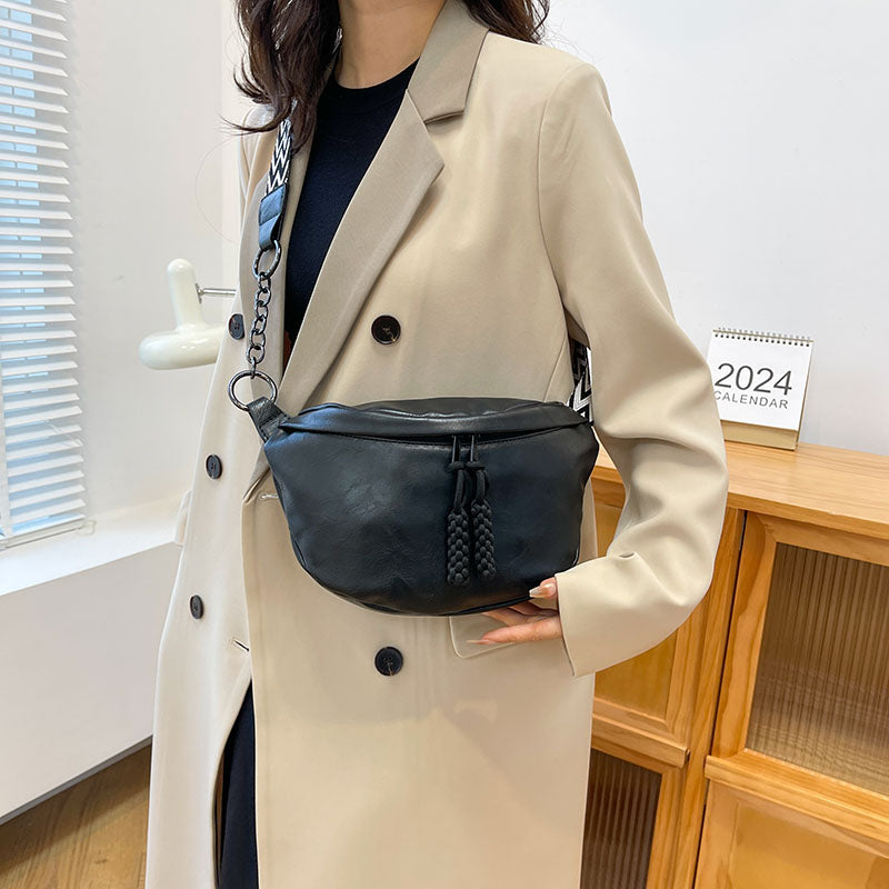 Trendy Faux Leather Crossbody Bag with Chain Strap – Stylish Women's Hip Bag for Daily Use