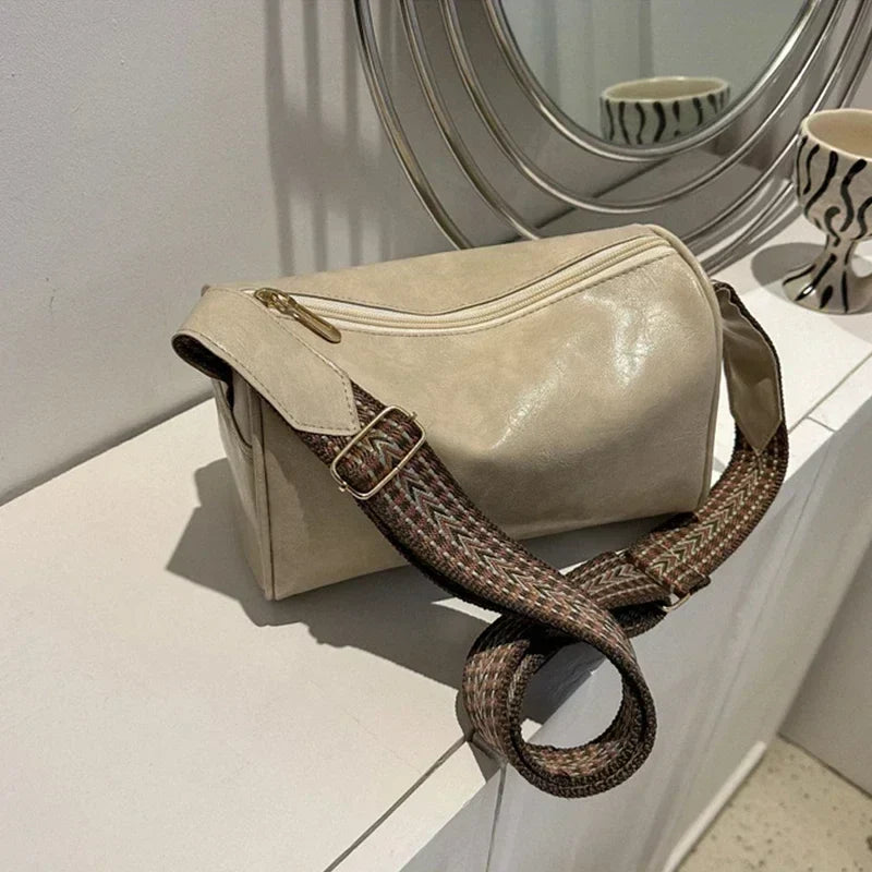 Stylish Leather Shoulder Bag with Braided Strap – Durable, Comfortable, and Spacious
