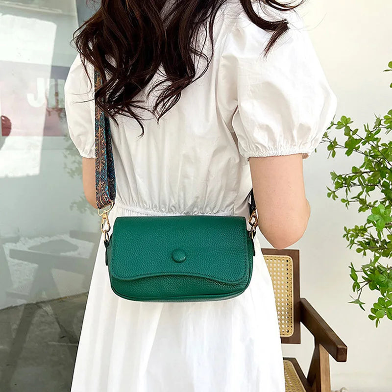 Vegan Leather Crossbody Bag for Women – Adjustable Strap – Chic & Practical Design