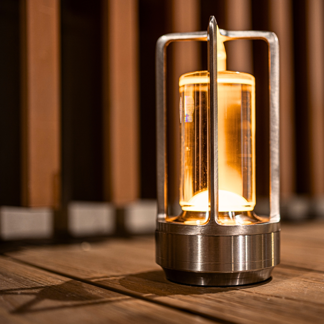 Vintage LED Table Lamp – Rechargeable, Dimmable Retro Design with Warm White Light
