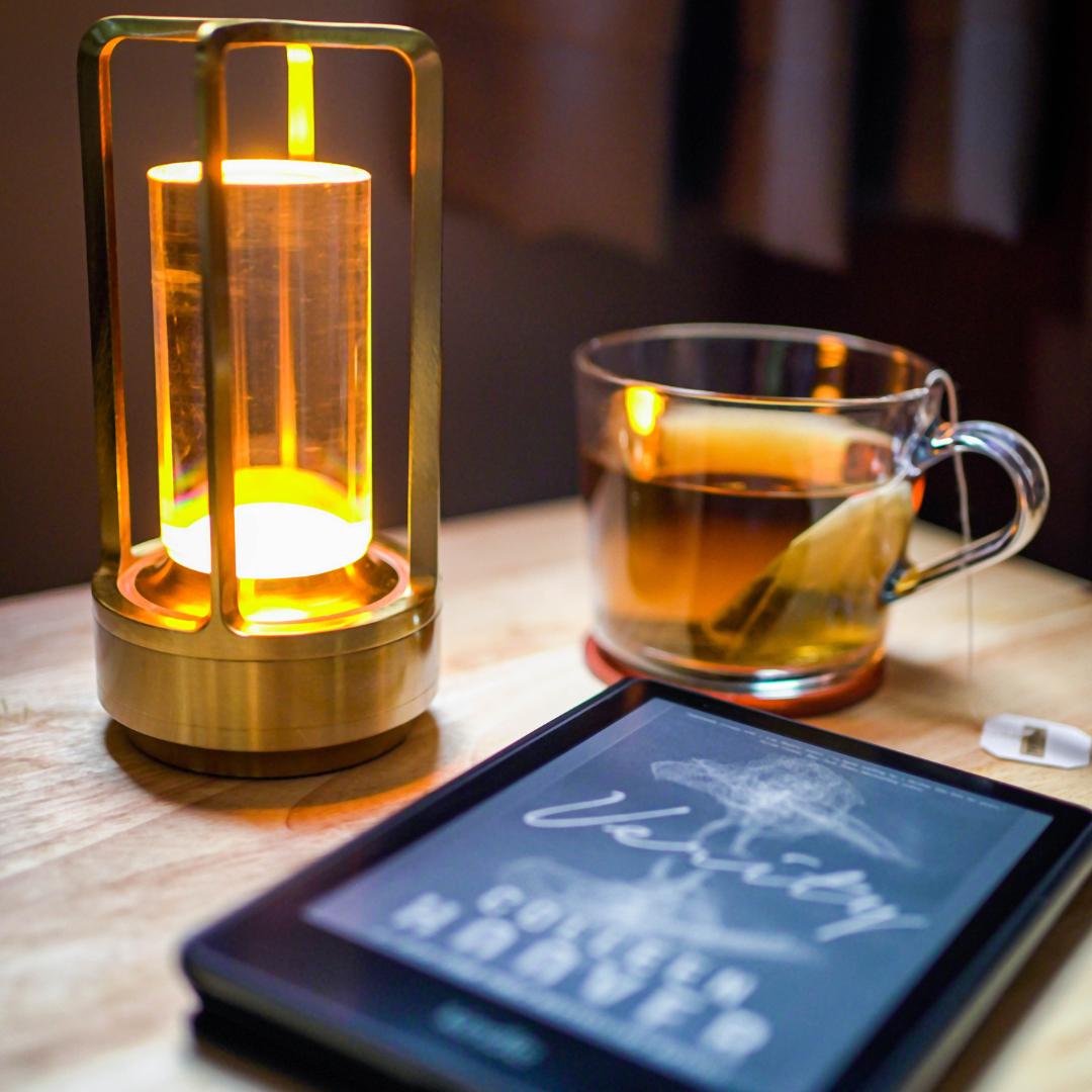 Vintage LED Table Lamp – Rechargeable, Dimmable Retro Design with Warm White Light