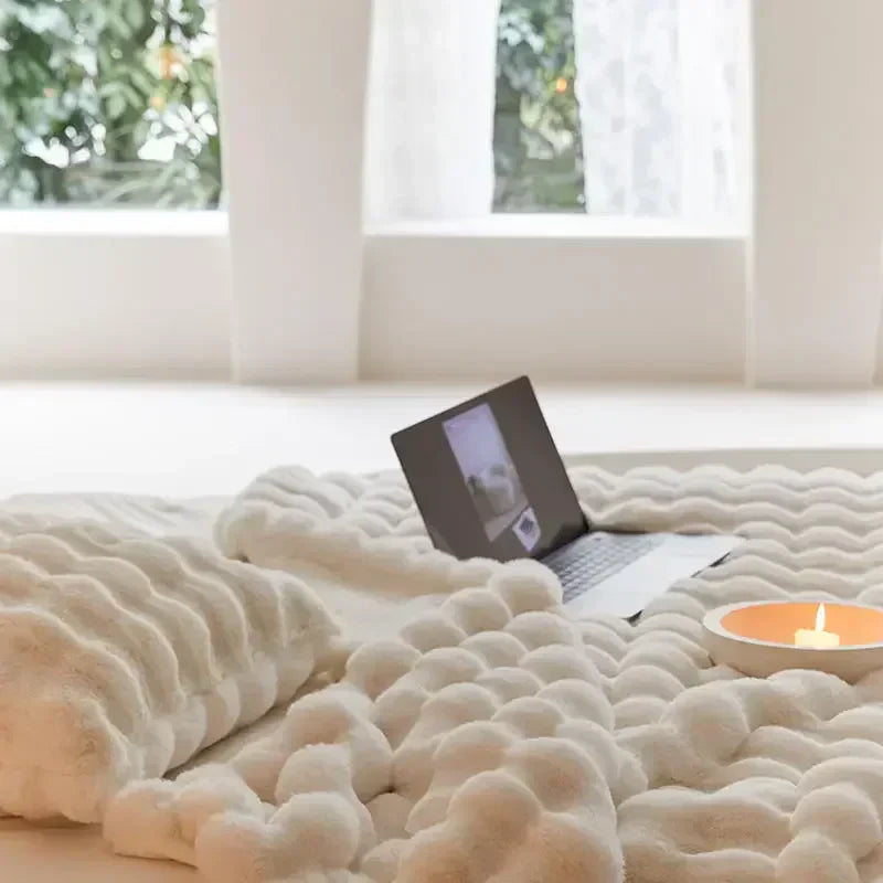 Ultra Soft Fleece Blanket – Cozy Throw for Couch & Bed | Warm & Stylish