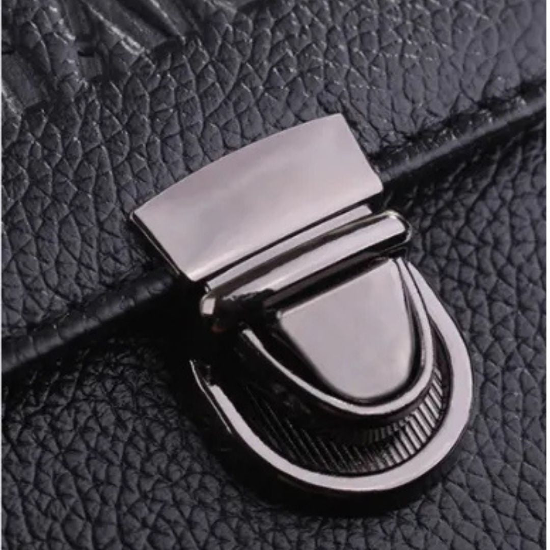 Men’s Premium Leather Waist Bag – Compact Belt Bag with Multiple Zippered Pockets for Everyday Use