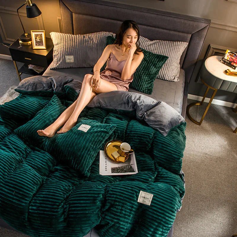 DreamWeave Luxe Duvet Cover Set – Soft, Breathable & Stylish Bedding for All Seasons