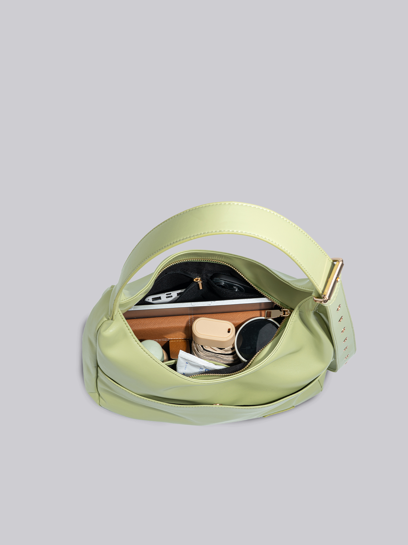 Black Shoulder Bag – Minimalist & Spacious Vegan Leather Design