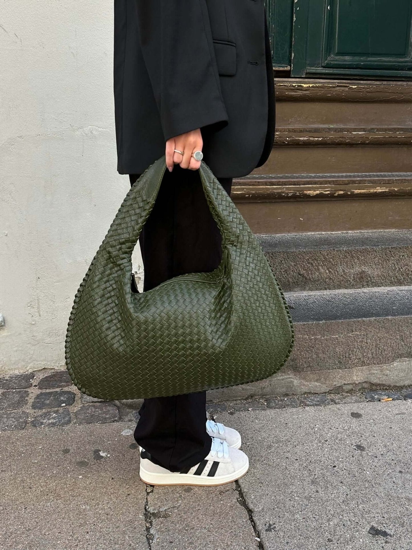 Handwoven Shoulder Bag – Stylish, Versatile & Trendy