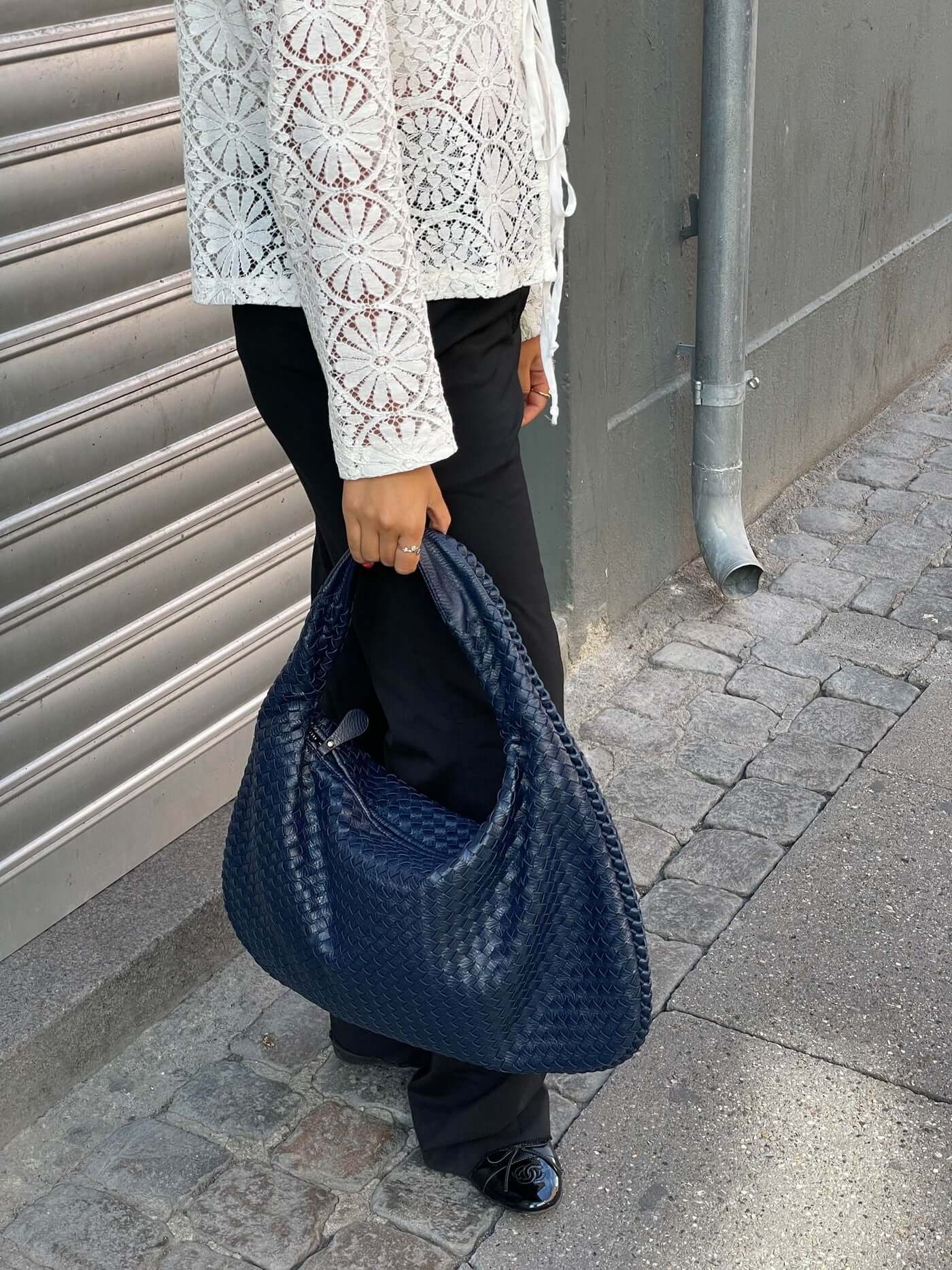 Handwoven Shoulder Bag – Stylish, Versatile & Trendy