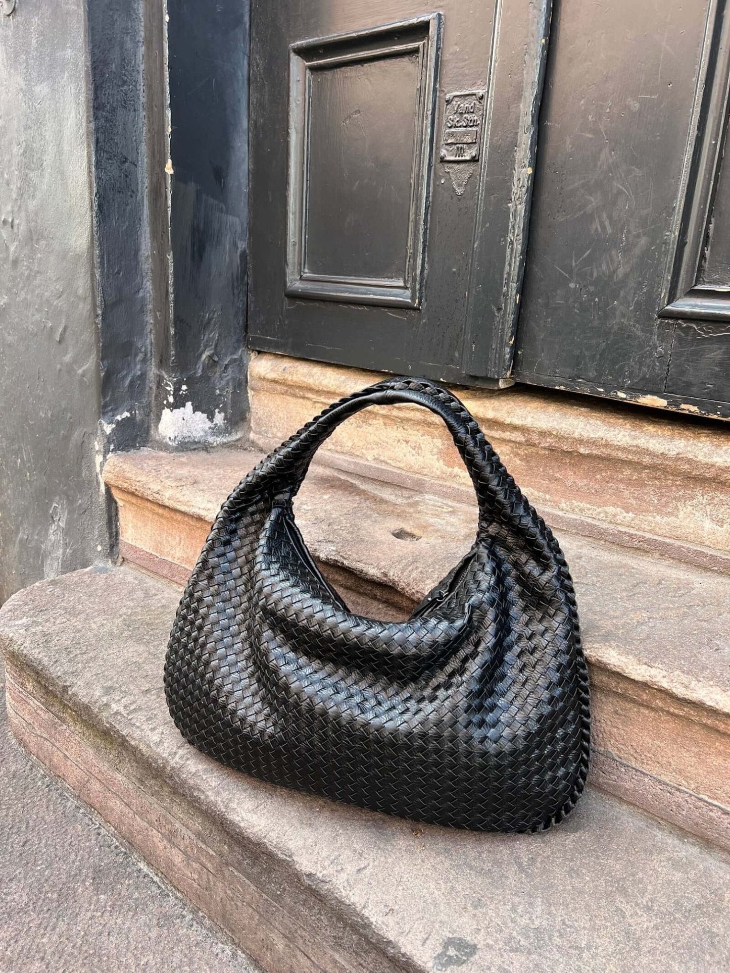 Handwoven Shoulder Bag – Stylish, Versatile & Trendy