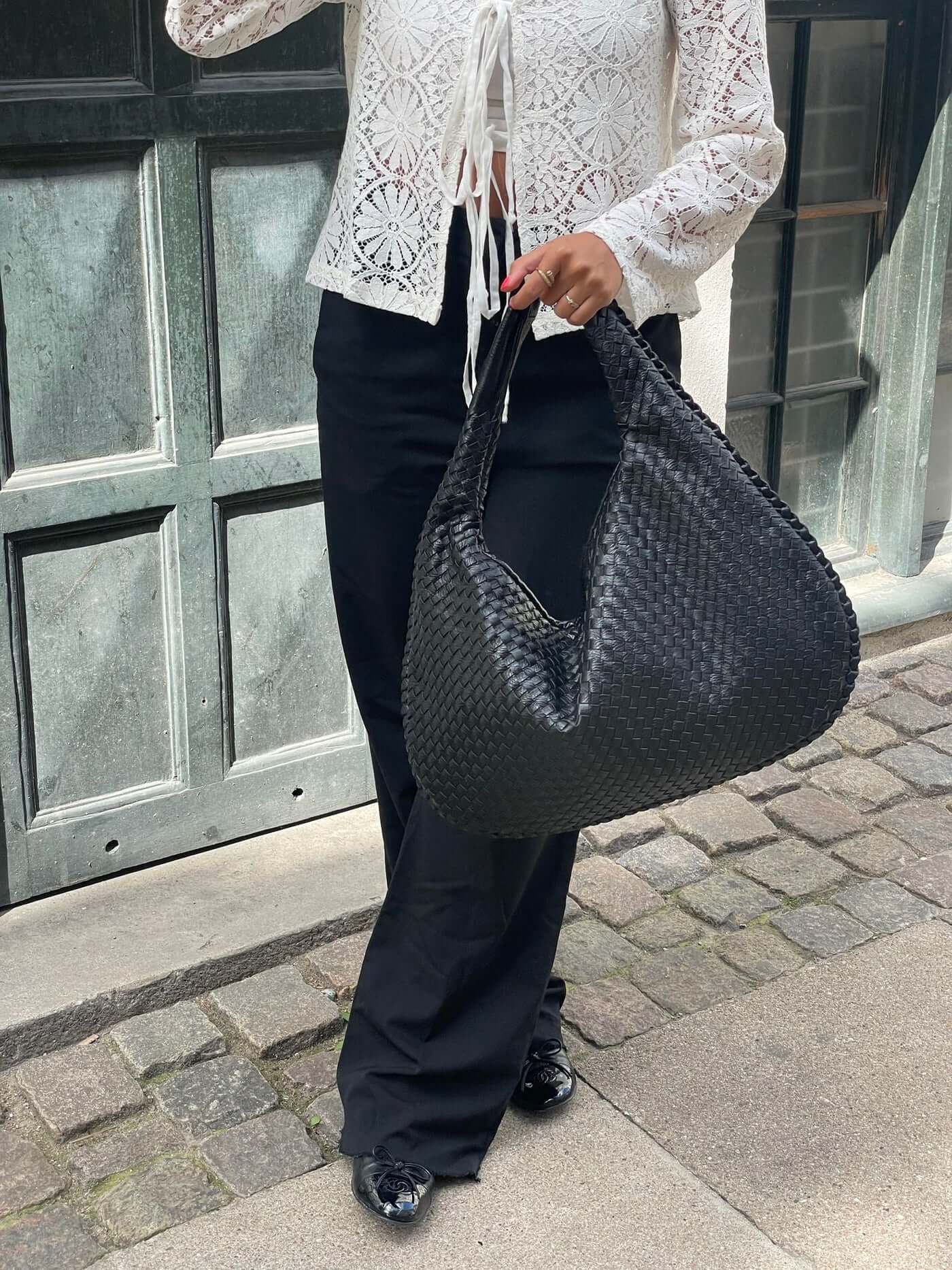 Handwoven Shoulder Bag – Stylish, Versatile & Trendy
