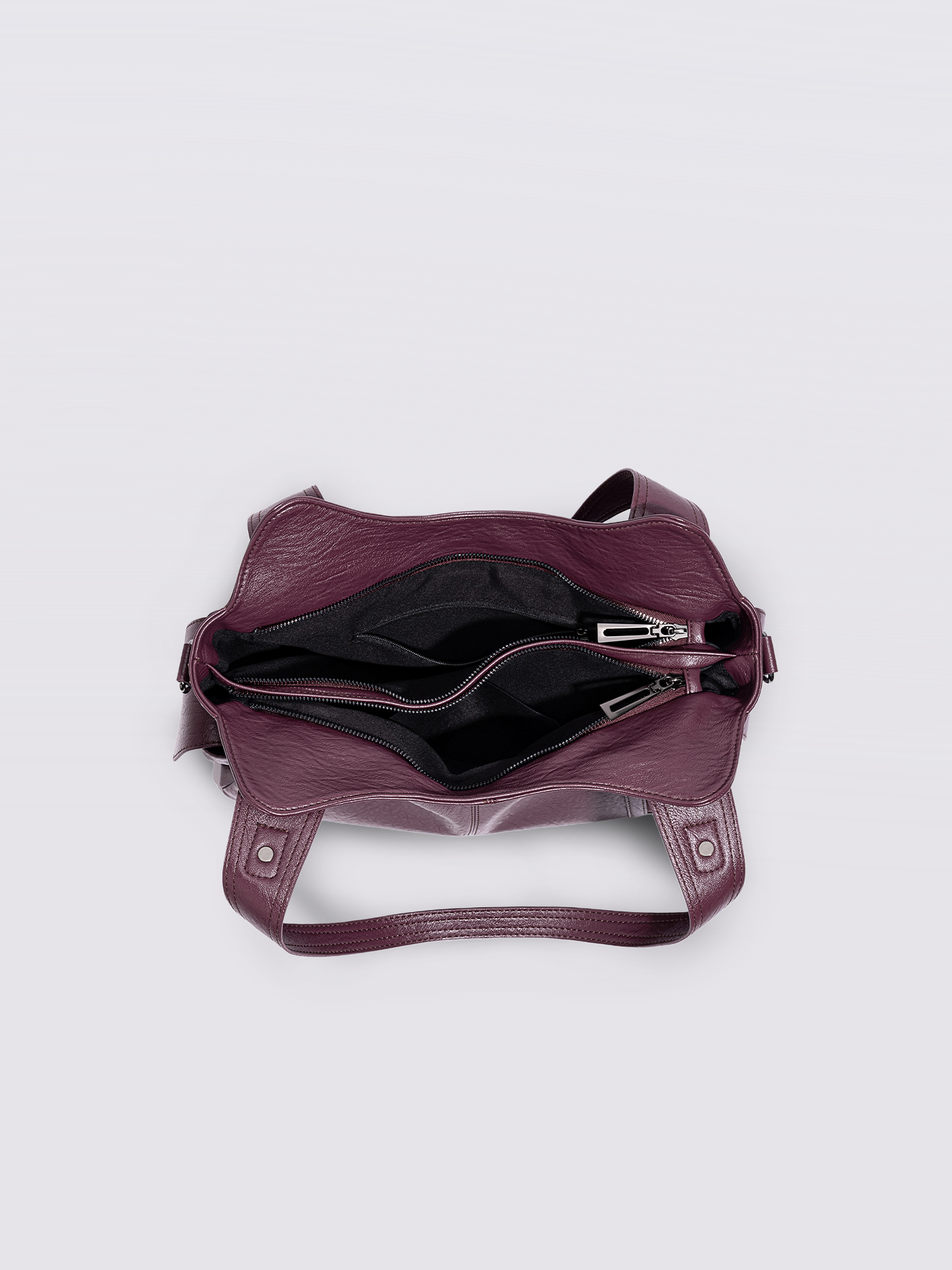 Black Leather Shoulder Bag with Side Pockets – Spacious & Elegant Women’s Leather Handbag