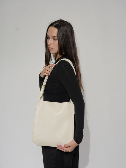 Minimalist Leather Shoulder Bag for Women – Spacious Black & Brown Elegance Handbag