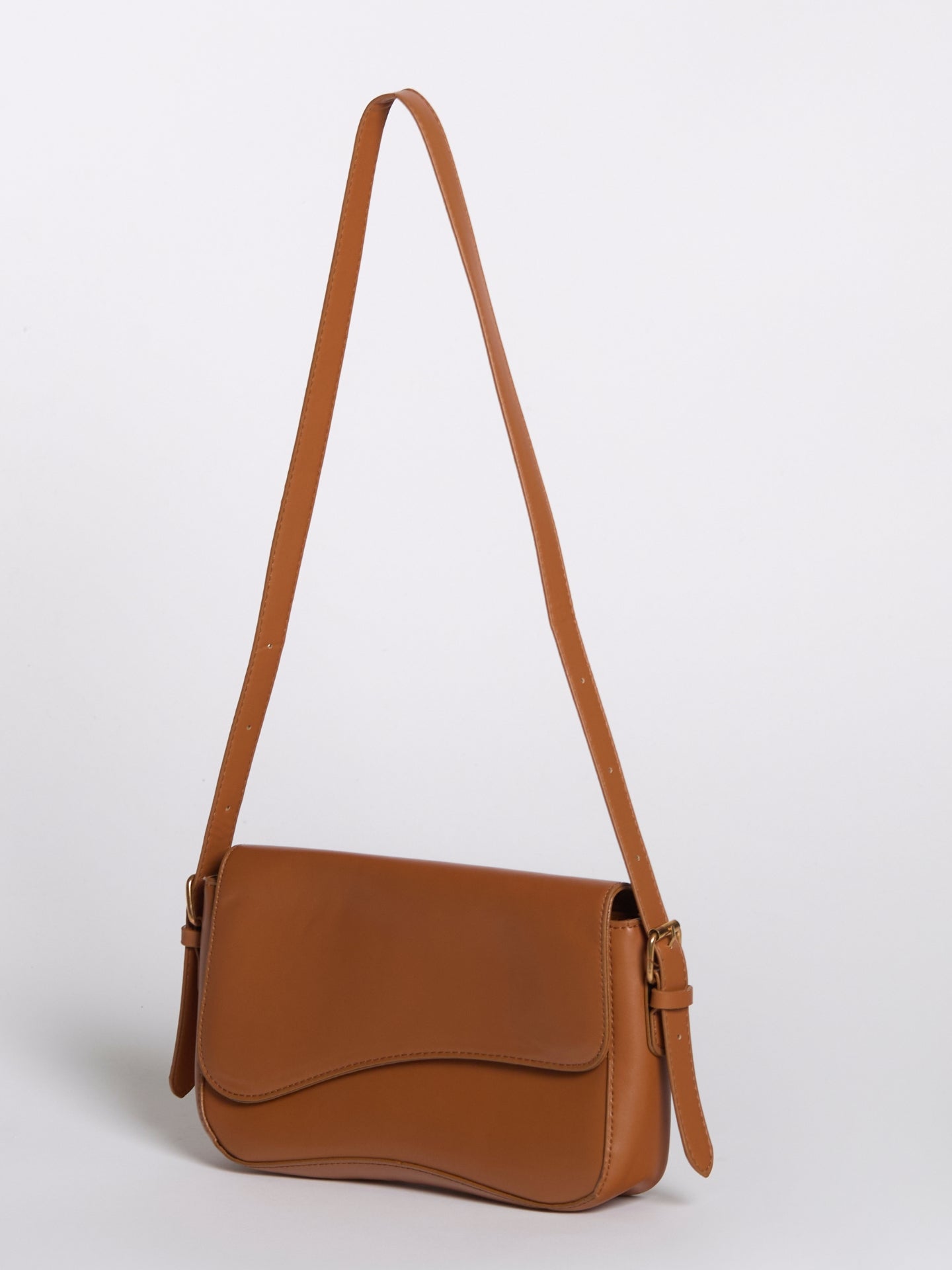 Vegan Leather Black Shoulder Bag – Adjustable Crossbody, Sustainable & Stylish